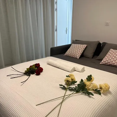 Premium 80sqm Opposite Martinez, Steps From Congress Center 公寓 *