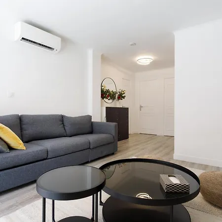 Premium 80sqm Opposite Martinez, Steps From Congress Center * 戛纳