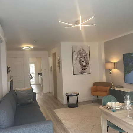 Premium 80sqm Opposite Martinez, Steps From Congress Center 公寓 戛纳