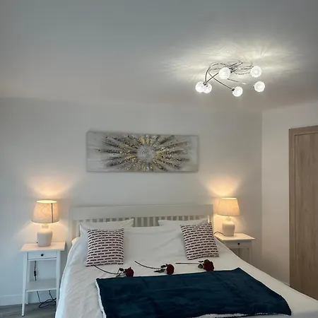 公寓 Premium 80sqm Opposite Martinez, Steps From Congress Center *