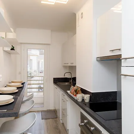 Apartament Premium 80sqm Opposite Martinez, Steps From Congress Center *