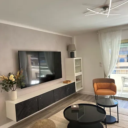 Premium 80sqm Opposite Martinez, Steps From Congress Center * 戛纳