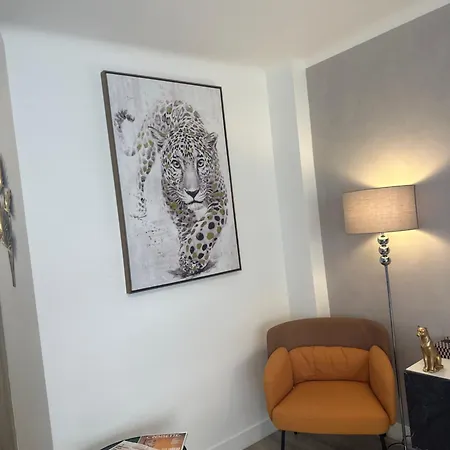 Apartment T3appartement De Luxe Croisette En Face De La Martinez 80m2