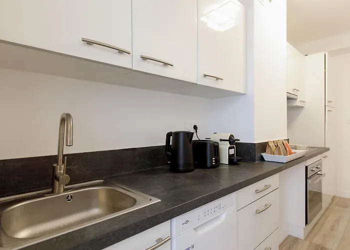 Premium 80sqm Opposite Martinez, Steps From Congress Center * Cannes
