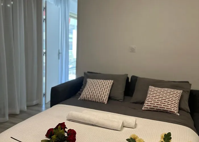 Lejlighed Premium 80sqm Opposite Martinez, Steps From Congress Center *
