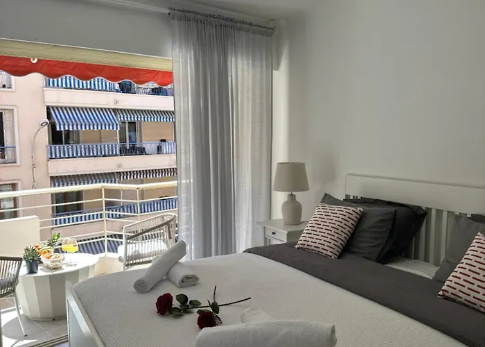 דירה Premium 80sqm Opposite Martinez, Steps From Congress Center