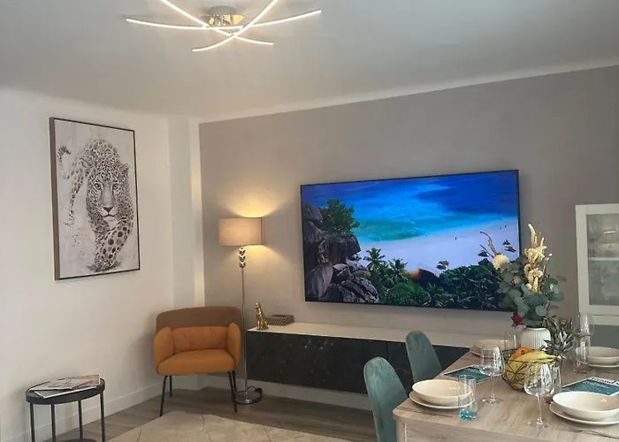 Premium 80sqm Opposite Martinez, Steps From Congress Center Apartment