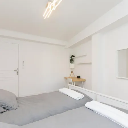 Apartmán Premium 80sqm Opposite Martinez, Steps From Congress Center *
