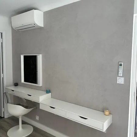 Apartment T3appartement De Luxe Croisette En Face De La Martinez 80m2